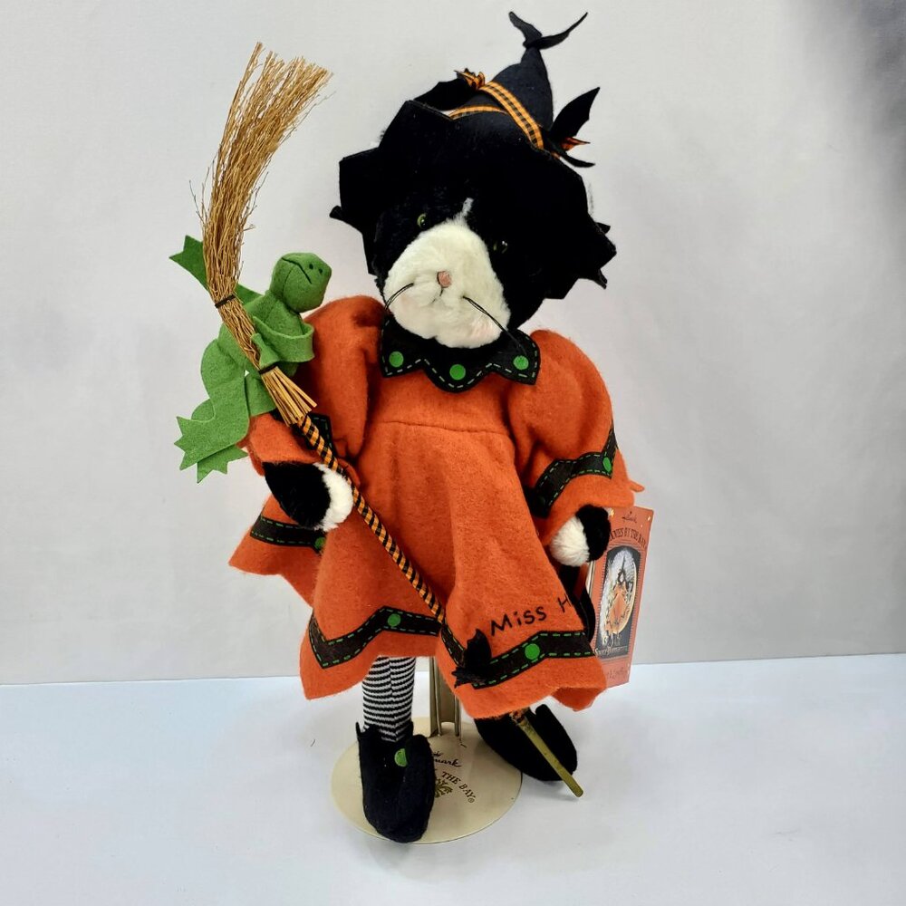 Vintage Bunnies By The Bay Miss Hiss and LeapRoy Plush Cat Figurine With Stand